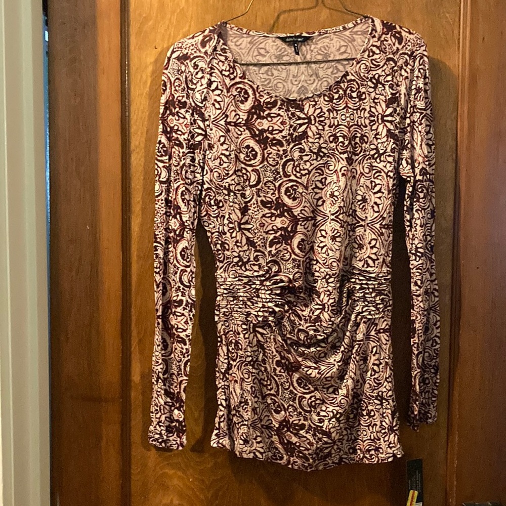 Daisy Fuentes dressy top, S in shades of pink,  cranberry, and brown.